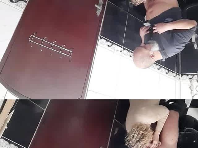 A Lesbian Agreed to Suck and Fuck for Money in the Coffee Shop Bathroom.