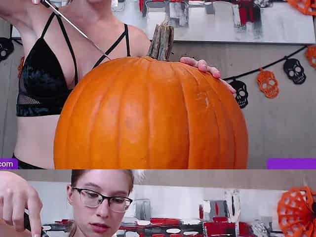 Live Show Pumpkin Carving 2611