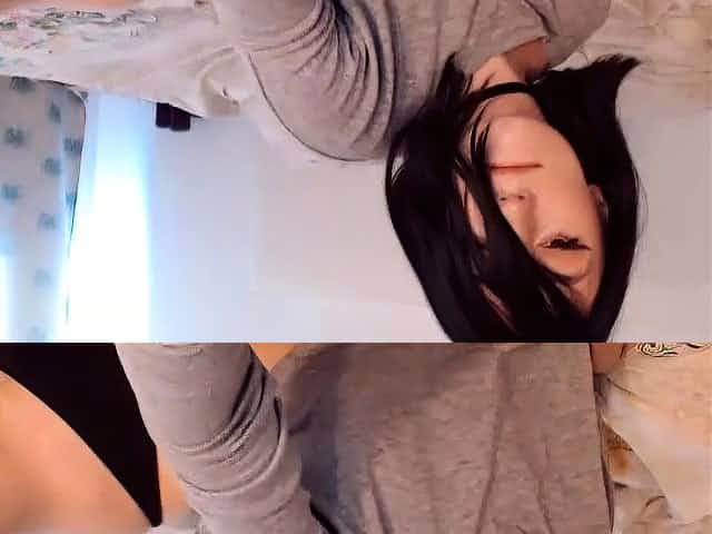 Fetish goth fingers in a solo masturbation scene