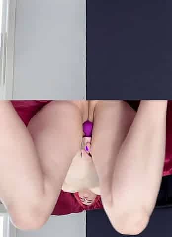 Big boobs milf masturbates with her dildo