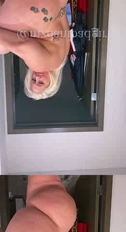 Big boob brunette masturbates on webcam