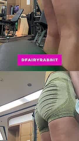 GYM BUTT! Tiny redhead working out in taut leggings