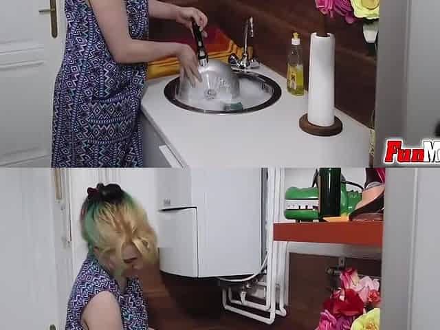 Cougar Fucks A Cake Roll Stand