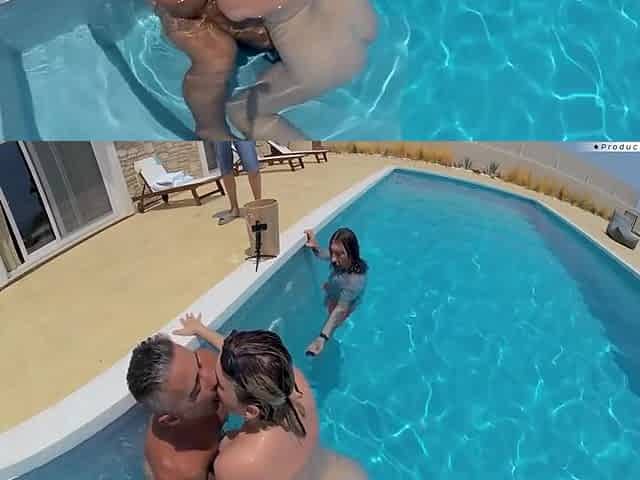 Amuse De Bauche And Mugur In Holiday Fuck I