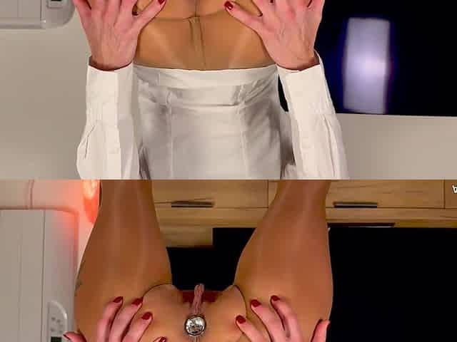 Secretary Knows How to Satisfy Her Boss