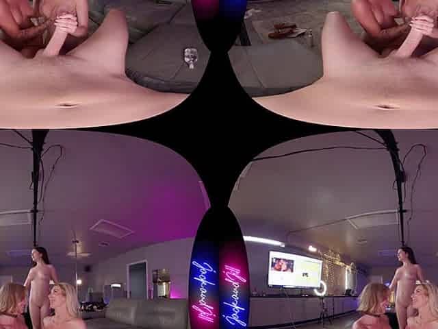 French Ava's First time in VR