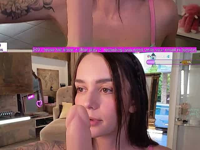THIS BABE TASTES A VIBRATOR FOR THE 1ST TIME
