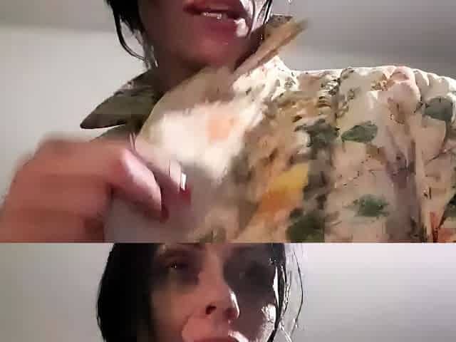 Webcam brunette solo masturbation