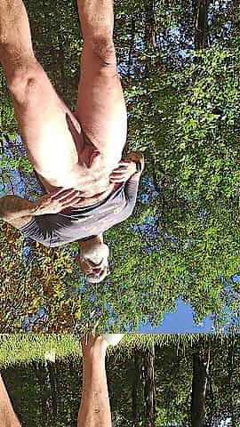 Hung, unshaved, tattooed dad pissing in public