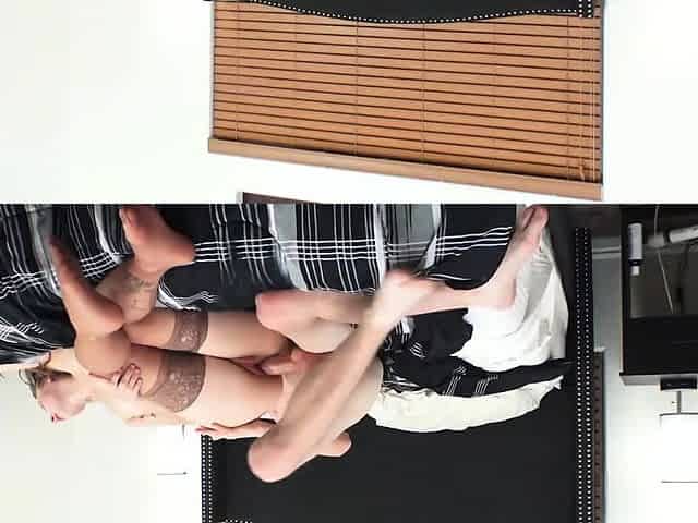 Webcam sex with all natural brunette Elodie Lee