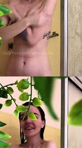 Amateur Teen Dances and Teases Solo on cam