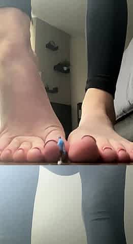 Giantess crush video with a tiny