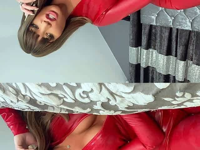 Solo pornstar cums jerking