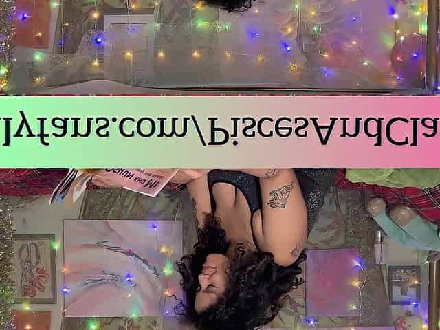 Truth or Dare: The Sleepover (curvy lesbo makeout)