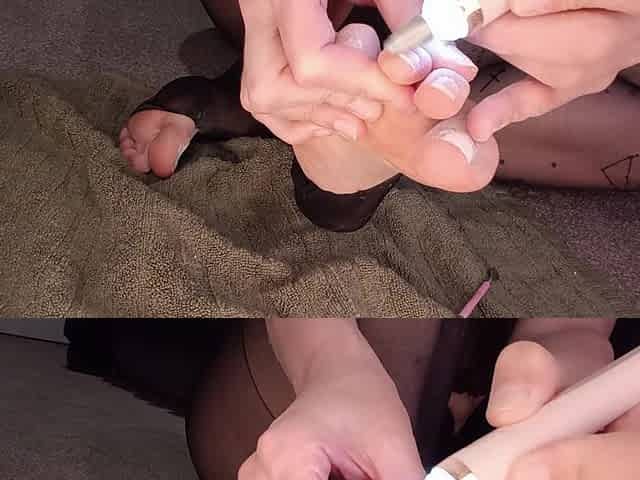 Sexy Brunette in Sheer Nylons Let's Her Feet Please You
