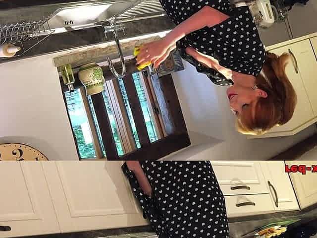Horny Housewife!