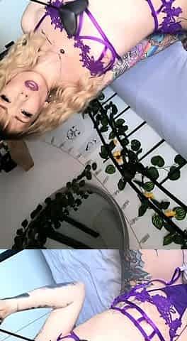 Hot amateur blonde pregnant toying her pussy solo