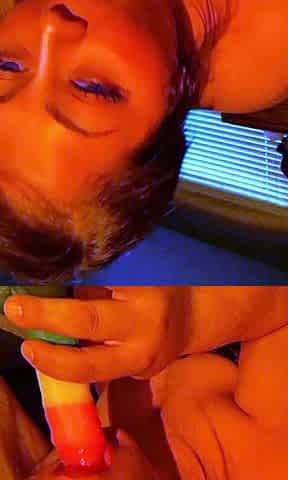 Masturbating loving babe solo toy plays with enthusiasm