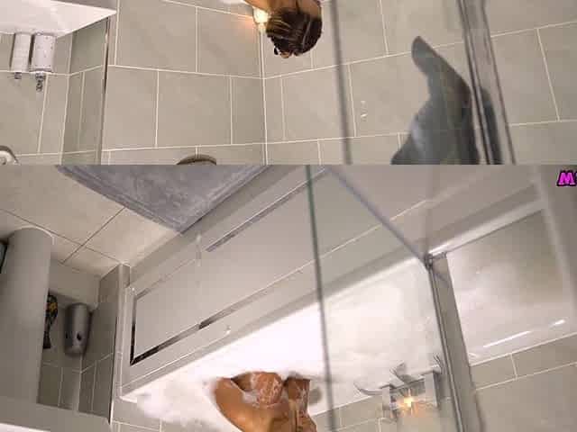 Natalia Forrest masturbates in bathtub