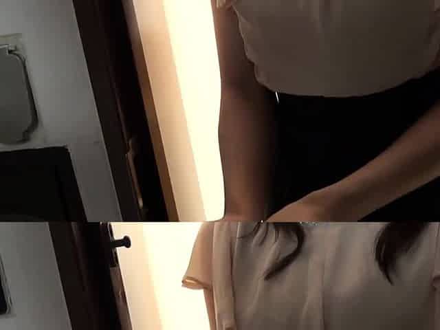 Fingering Hitomi Makes Her Squirt For The First Time