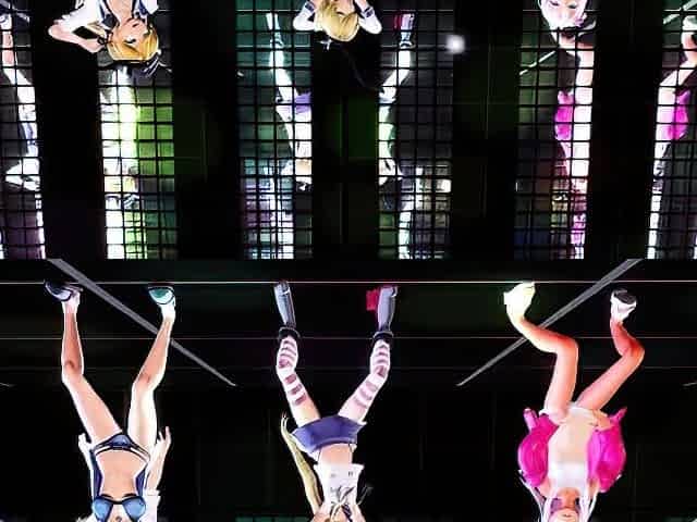Foxy 3D Superwoman bounces up and down on a cock