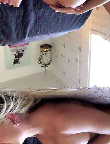 Amateur blonde having solo pleasure