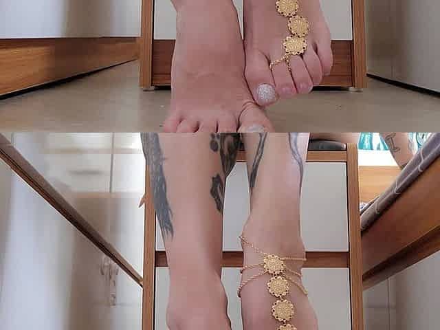 Footfetish Sexy Feet and Chain