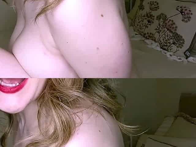 Close up MILF masturbation
