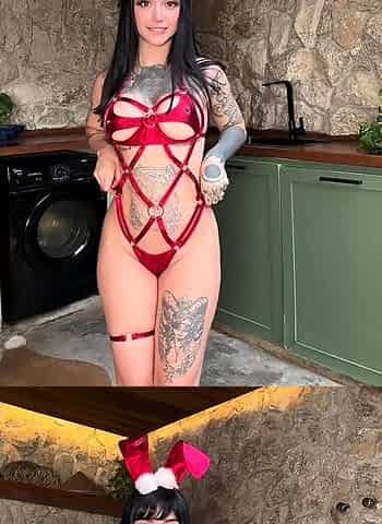 Lai Dawud Christmas Bunny Strips And Spreads Her Ass Cheeks