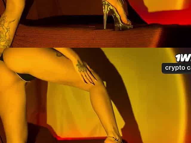 Worship of Lady Milf's feet and fantastic raw pussy