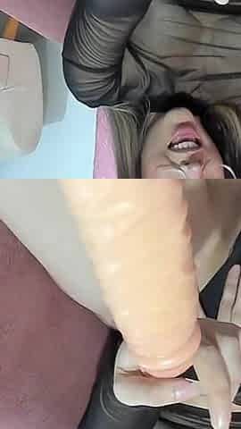 Deep Blowjob of a Very Horny Pregnant Woman