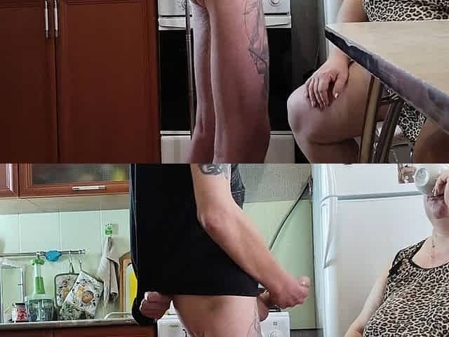The Girlfriend Stopped Drinking Coffee and Started Sucking My Dick Until She Got a Lot of Cum in Her Mouth
