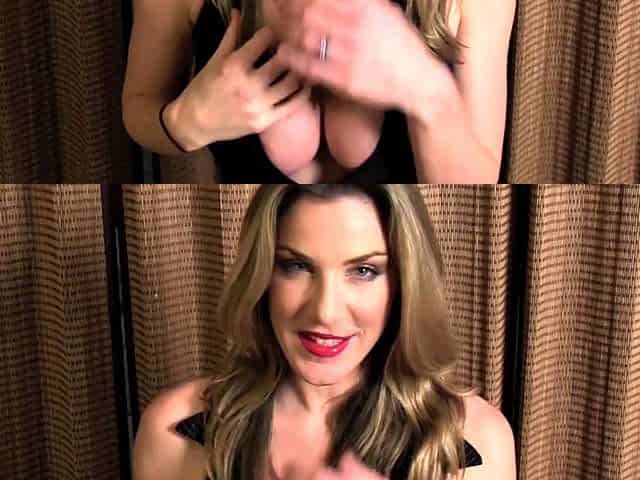 Close up MILF masturbation