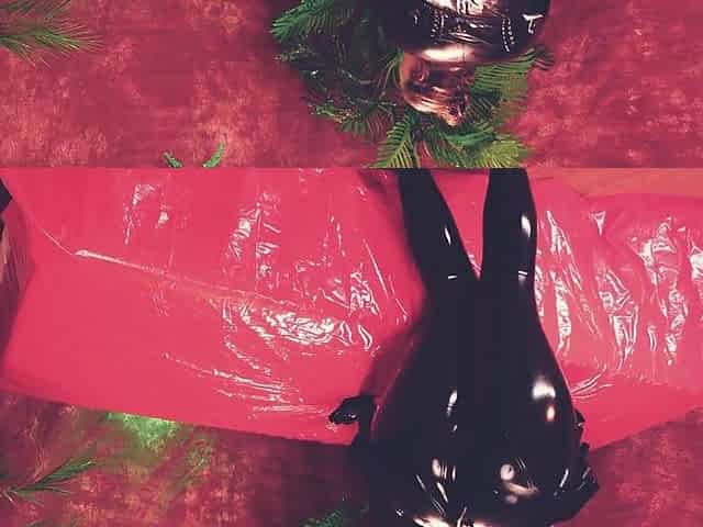 Hawt mother I'd like to fuck in Latex Catsuit, Hawt Nylons and Fetish Pvc!