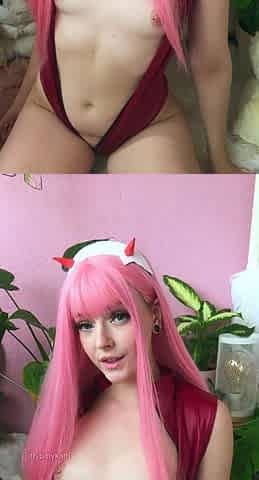 Redhead whore with big natural breast masturbating on webcam