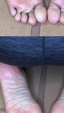 Ebony Girl Does Yoga Feet & Toe Stretches