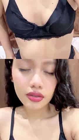 teen alone masturbating her taut cunt with her large dick