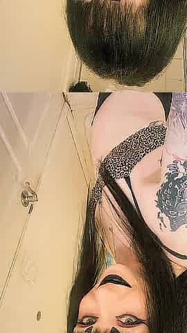 Little striptease from mamma