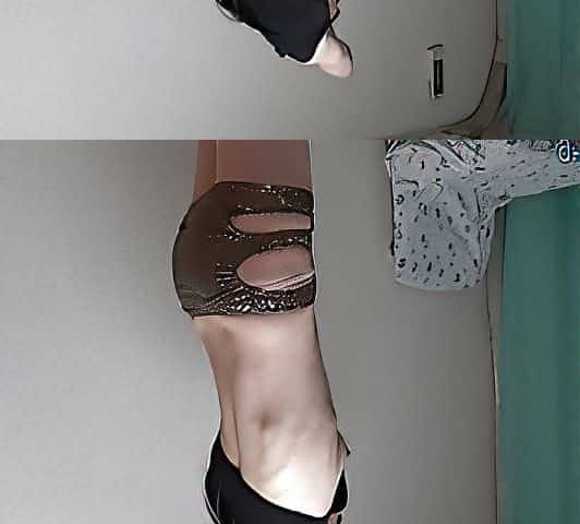 Cute japanese teen takes off her clothes and gets naked
