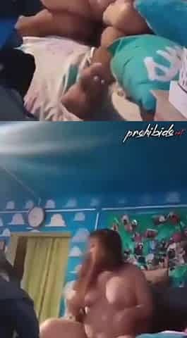 Amoral old woman banged in the living room with a pervert