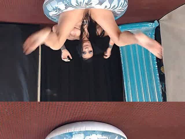 Deflating inflatable pool tube naked