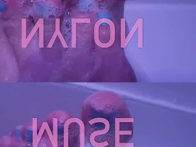 TAKE A BATHROOM WITH ME!! Footjob sex-toy and soap!