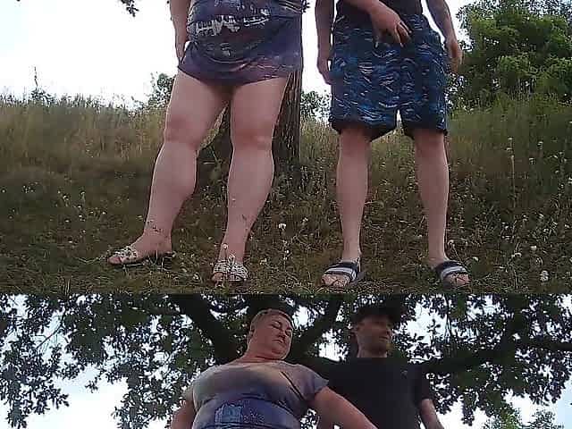 Wench jerks off my penis in the park