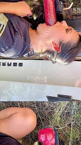Hawt mother I'd like to fuck Screws Her Truck Hitch in Public