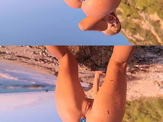 Squirting on PUBLIC BEACH - Ema Karter