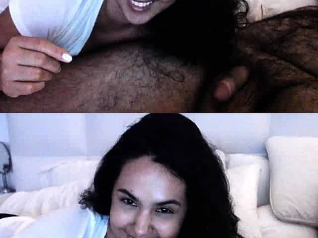 Webcam Babe Doing Entertaining Solo