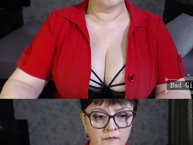 Solo webcam mature with horny natural big knockers passionately