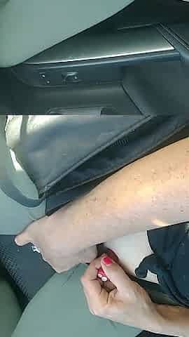 Making myself cum awaiting to get an oil change
