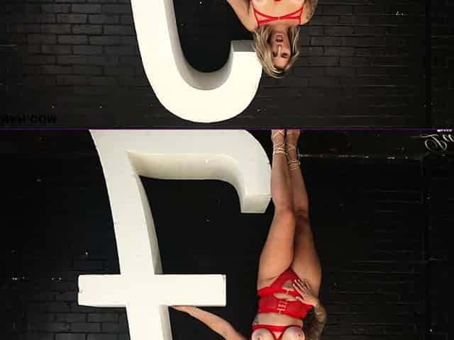 MILF blonde live toys webcam show in shower