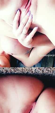 Big boob brunette masturbates on webcam
